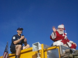 Santa and firemen 00010